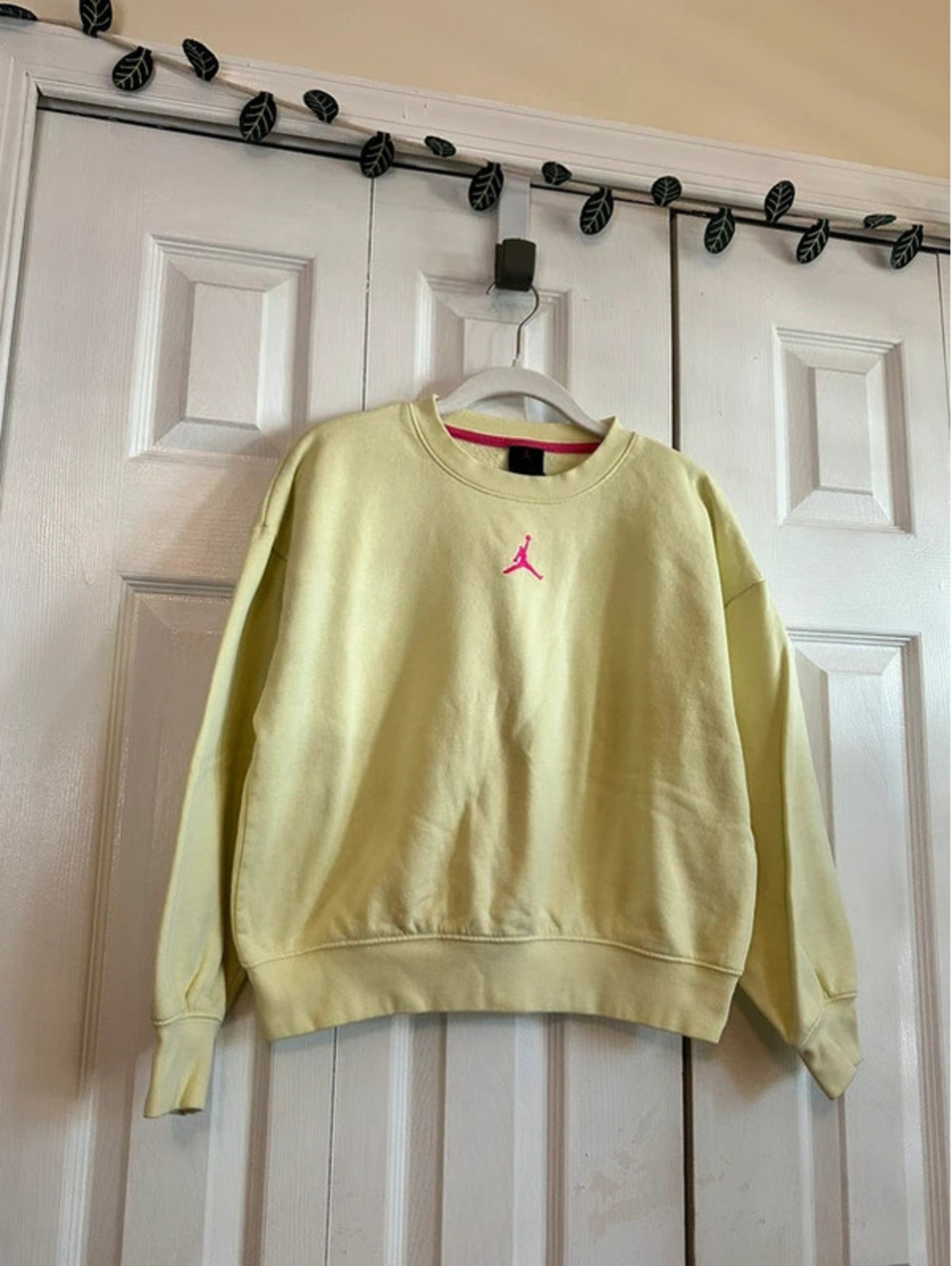Nike Jordan sweatshirt, girls size L (12-13 yrs)
